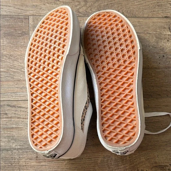 Vans Old Skool Womens Cream and Animal Print Leather Sneakers excellent size 8.5 - Picture 5 of 7